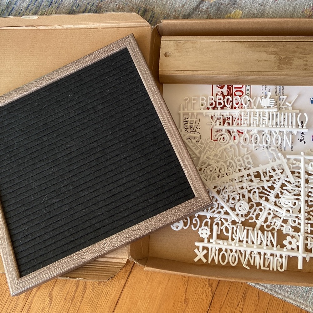 Felt letterboard
